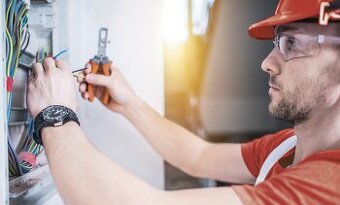 Elektrikári a pomocníci na elektroinštalácie – Nemecko