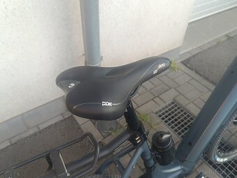 Dámské elektrokolo
