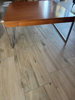 Polstrin designový konferenční stolek 90x90x42