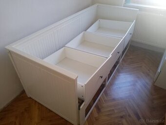 Postel IKEA Hemnes