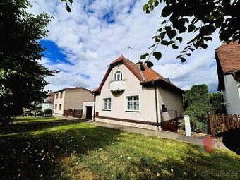 Rodinný dům 200 m2, s pozemkem 1015 m2 a garáží 44 m2 v Mýtě