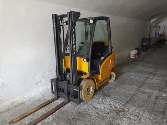 P: Jungheinrich TFG320s závada