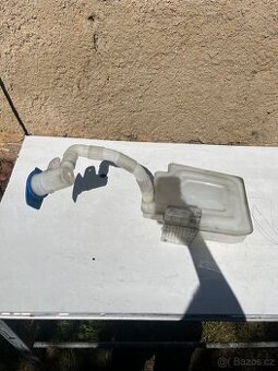 Prodám NÁDRŽ OSTŘIKOVAČŮ