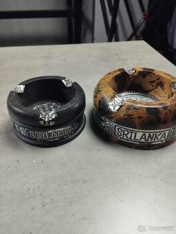 Dva originální dřevěné popelníky – Srí Lanka, ruční práce