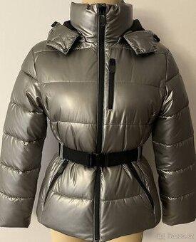 Krásná nová zimní bunda