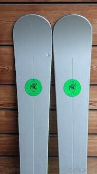 Prémiové švýcarské lyže AK GREEN POP, 174cm