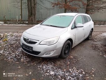 Opel Astra Kombi  1.4 benzín 124.000 km 2011
