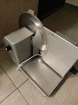 nářezový stroj NS 301 Strojobal