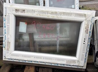 Prodám plastové okno 90x60