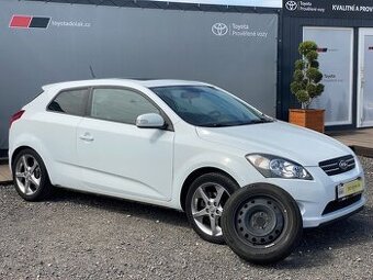 Kia Cee´d, 2.0i, 2x kola, klima, nová STK