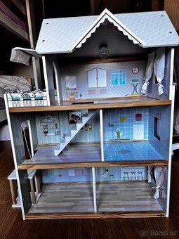 Domeček pro panenky s vybavením