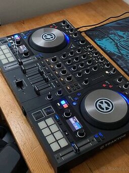 DJ Traktor Kontrol S4 Mk3