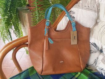 Nová kožená kabela Paul Costelloe