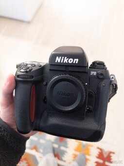 Nikon F5
