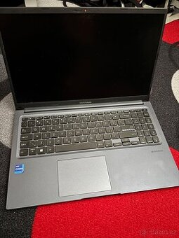 nepoužitý Asus Vivobook 15 - 1