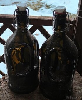 2 zachovalé láhve