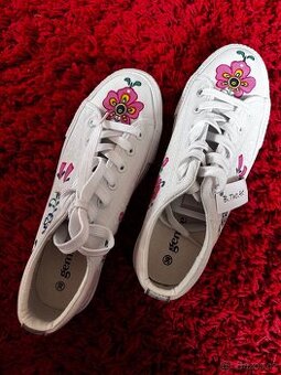 Překrásné RUČNĚ MALOVANÉ tenisky