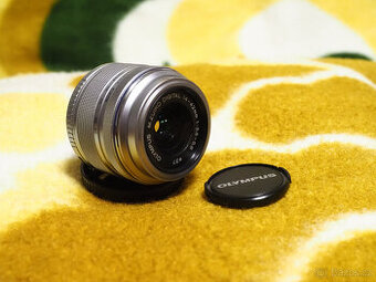 Olympus M.ZUIKO 14-42 mm f/3,5-5,6 II M1442-2 R stříbrn