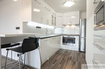 Pronájem světlého a zrekonstruovaného 2+kk 39m2 s lodžíí 6m2