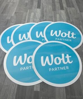 Wolt taška do auta / na skútr , helma na kolo, tričko a nebo