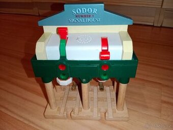 Dřevěné koleje-nádraží, stavědlo, tunel s vodopádem.