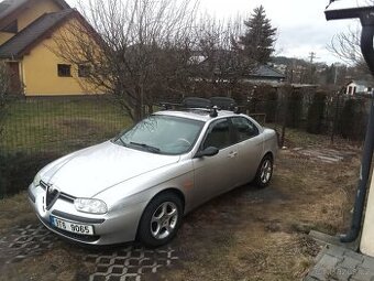 AR 156 SEDAN střešní nosič Thule