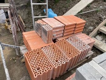 cihly Porotherm, Heluz