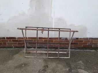 Prodám staré, železné, vyklápěcí okno