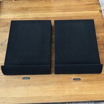 Focal akustické podložky pod reproduktory + 2x nápis