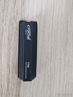 Crucial T700 2TB s chladičem