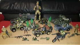 Tank a jiné vojenské hračky s figurkami atd dle fotek - 1
