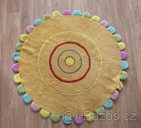 Ručně vyráběný kusový kruhový koberec s průměrem 150 cm