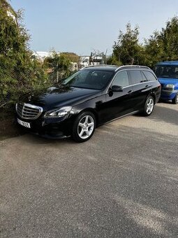 Mercedes-Benz W212. E200