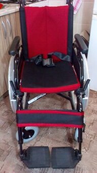 INVALIDNÍ VOZÍK-44cm-ODLEHČEN-zadní brzdy(lze zaslat