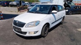 Škoda Fabia II facelift barva 1026