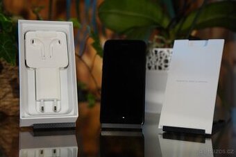 iPhone 7 32GB černý komplet 2