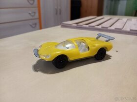 Prodám starý model autíčka Ferari