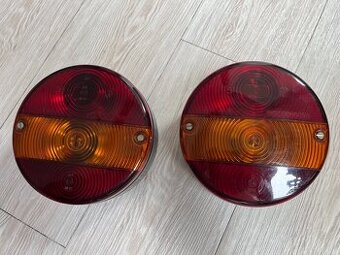 Nabízím 2x zadní světla třídílná