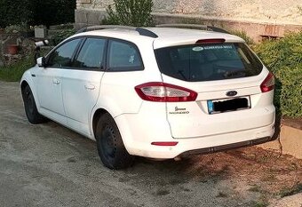 Ford Mondeo s EL. Závadou
