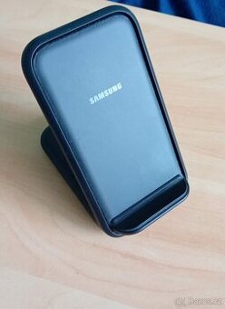 Samsung 15W QI stanice na bezdrátové nabíjení