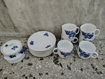 Porcelánové moka šálky s podšálky a cukřenka