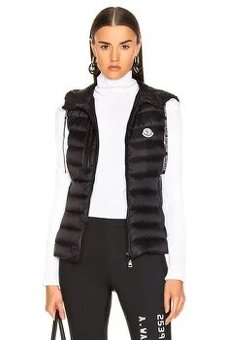 MONCLER  DÁMSKÁ LUXUSNÍ VESTA S