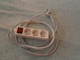 PRODLUŽOVACÍ ELETRICKÝ PŘÍVOD délka 2,70 metru.