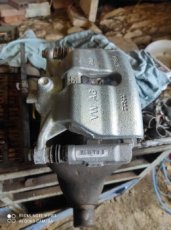 Levý brzdové třmen 5Q0105BM