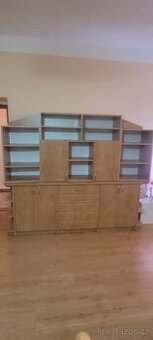 Velká dřevěná obývací úložná sestava