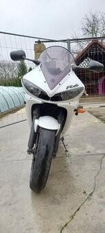 Yamaha r6 - 1