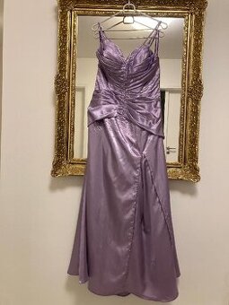 Plesové saténové vyšívané šaty - na větší prsa - Vel. S/M