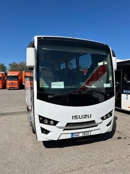 Autobus ISUZU Novo Lux  29+1+1 2017