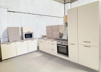 Kuchyně se spotřebiči TOP stav