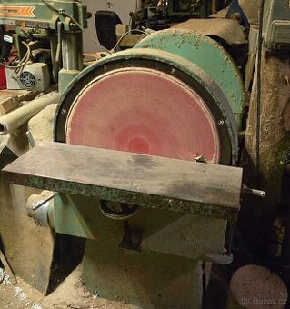 Dvoukotoučova bruska